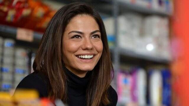 Demet Özdemir, göbek dansı performansıyla tam not aldı