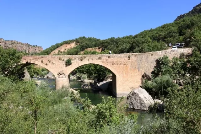 Diyarbakır'ın saklı cenneti: Taşköprü Diyarbakır'ın saklı cenneti: Taşköprü