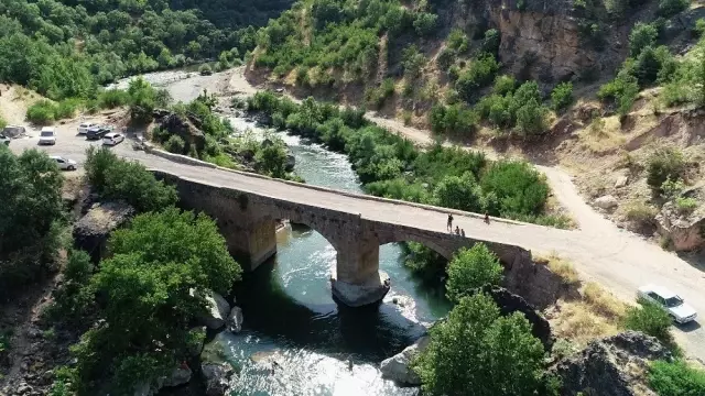 Diyarbakır'ın saklı cenneti: Taşköprü Diyarbakır'ın saklı cenneti: Taşköprü