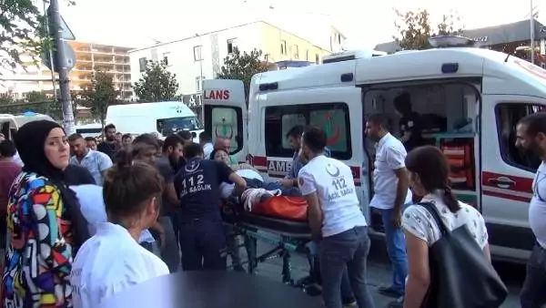 Esenyurt'ta yer tartışması kavgaya dönüştü: 1'i ağır 2 yaralı