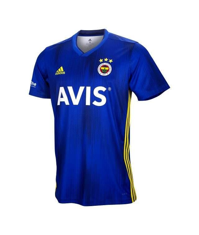 Fenerbahçe yeni sezon formalarını tanıttı