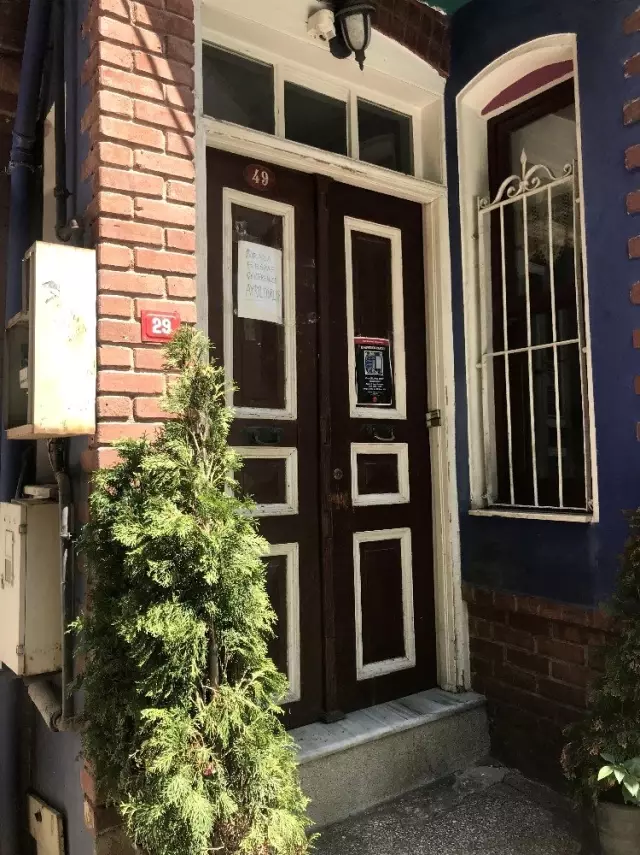 Evinin önünde resim çektiren gelin ve damatlardan bezince bunu yaptı!