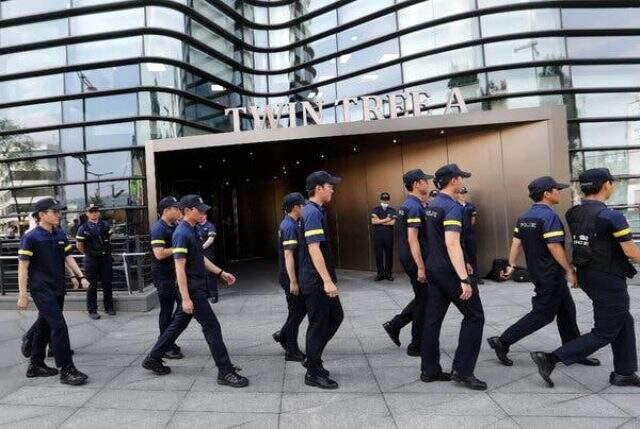 Seul'de bir kişi Japonya Büyükelçiliği önünde kendini yaktı