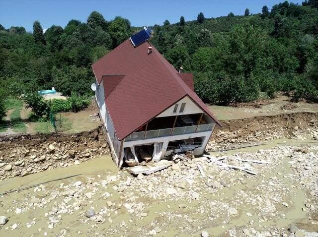 Son dakika! Düzce'deki selde kaybolan bir kişinin cesedi denizde bulundu