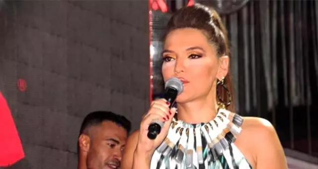 Demet Akalın ve kızının olduğu araca yumruklu saldırı