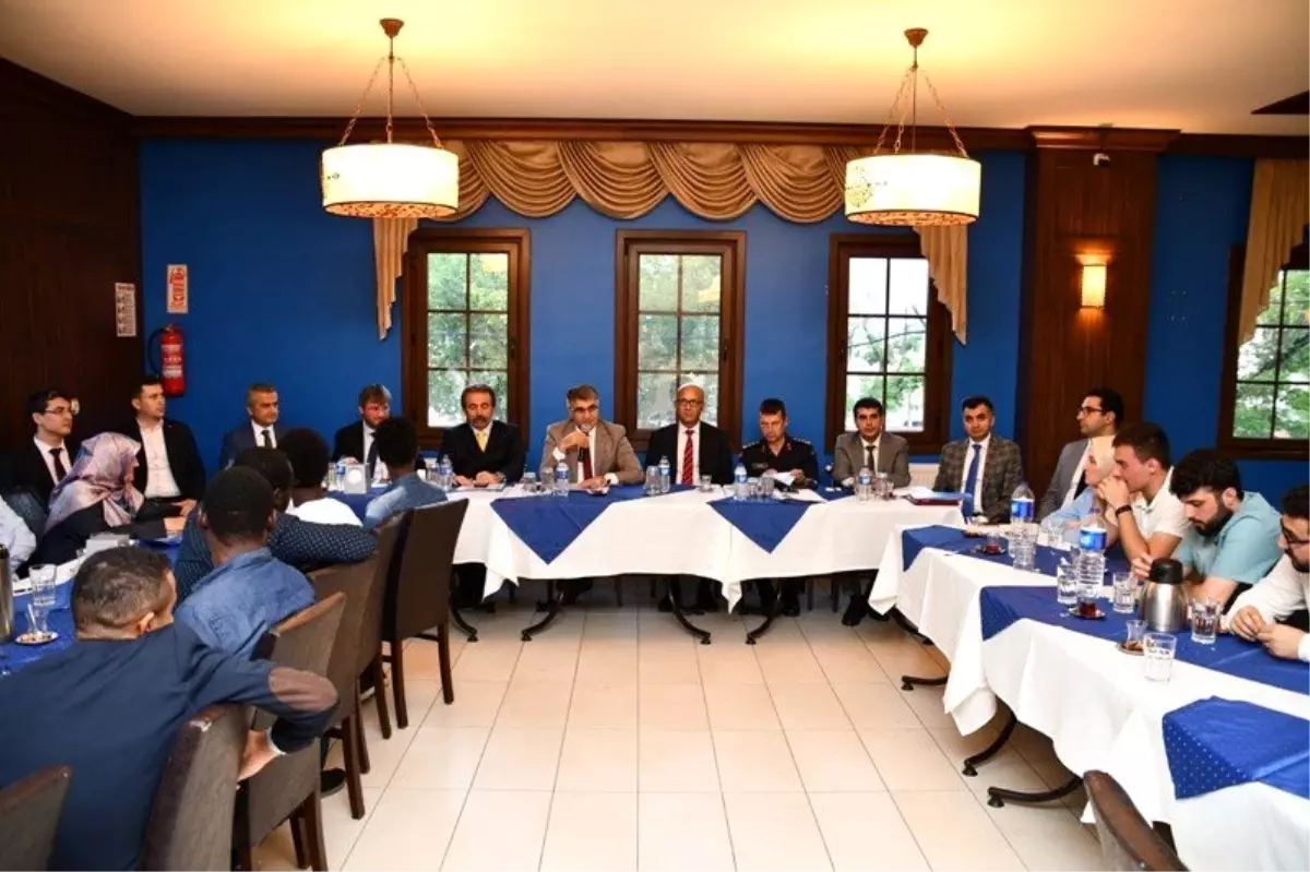 Vali Gürel, öğrenci toplulukları temsilcileri ile bir araya geldi