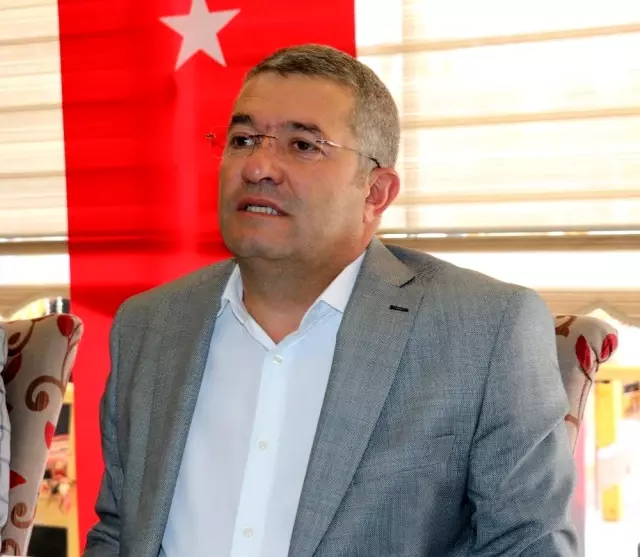 Van Gölü'nün kirliliğine dikkat çeken '2. Ulusal Van Denizi Bisiklet Şenliği' toplantısı yapıldı Van Gölü'nün kirliliğine dikkat çeken '2. Ulusal Van Denizi Bisiklet Şenliği' toplantısı yapıldı