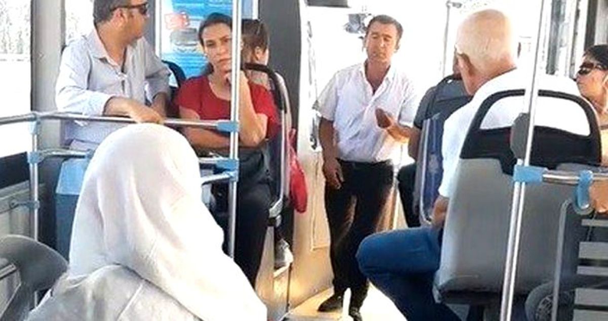Yaşlı kadınla şoförün tartışması olay oldu! 'Psikolojimi bozdun teyze, geç sen kullan'