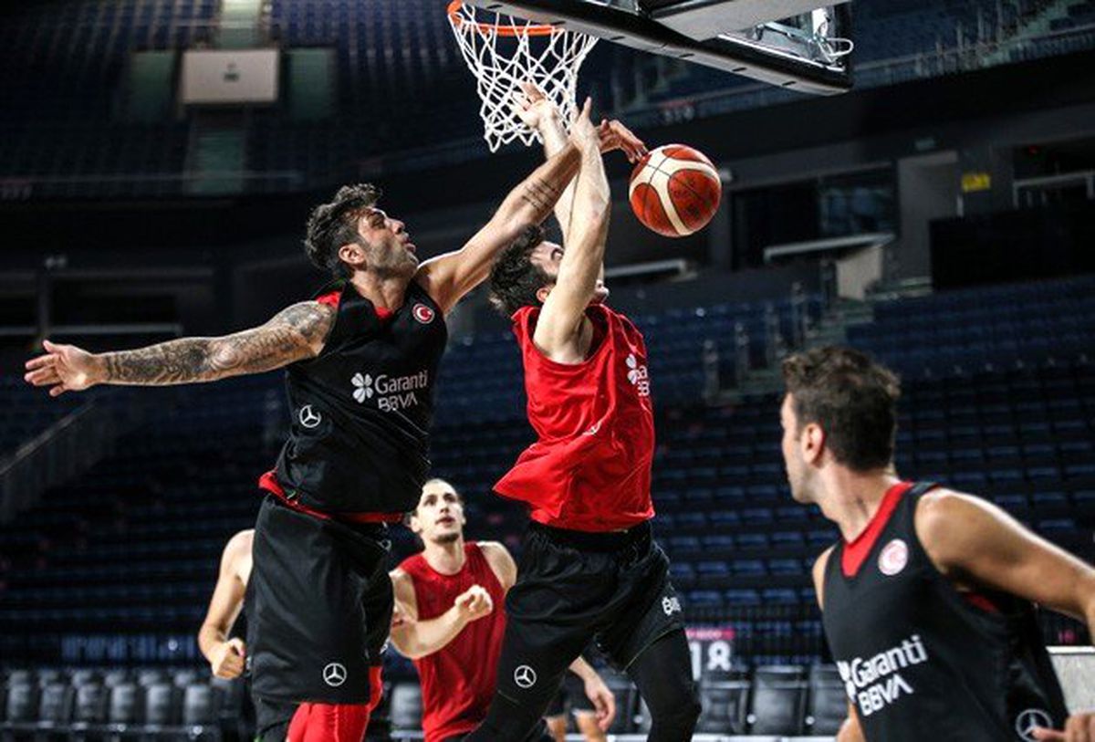 12 Dev Adam yarın Slovenya'ya gidecek