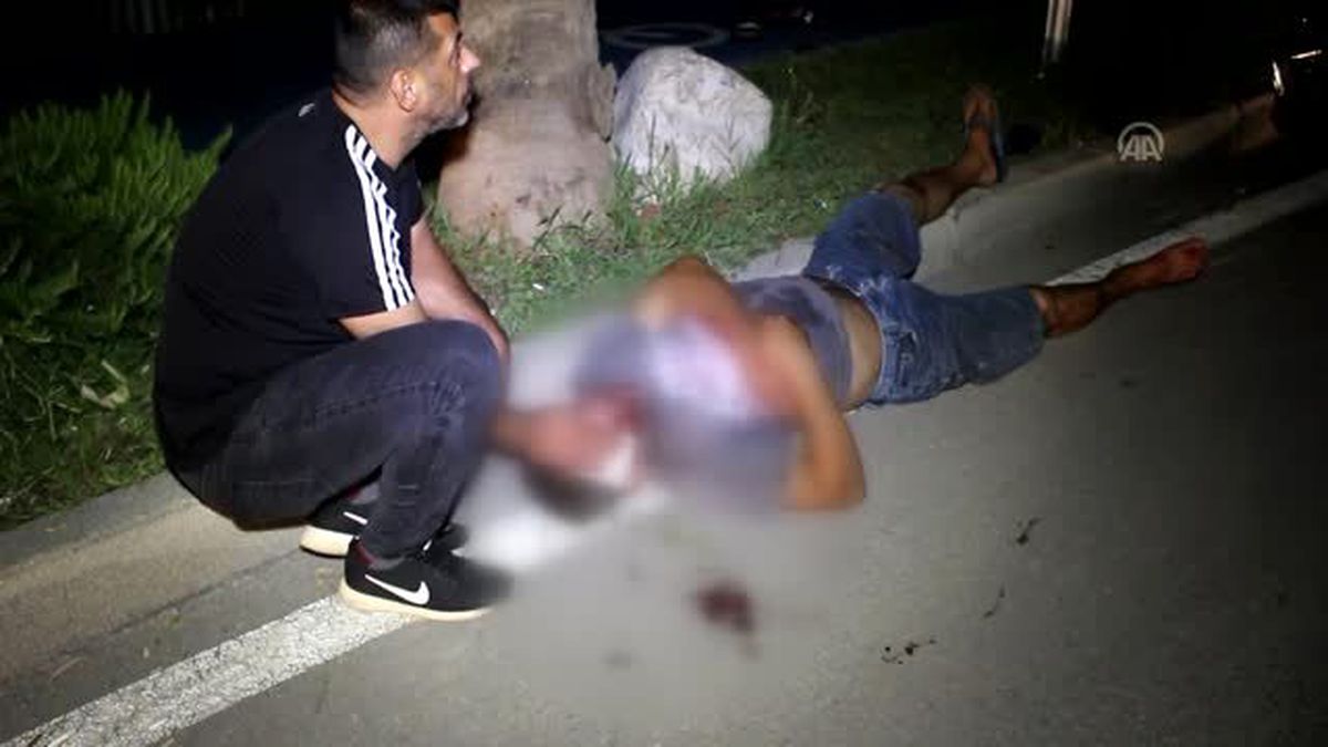 Adana'da motosiklet devrildi: 1 yaralı