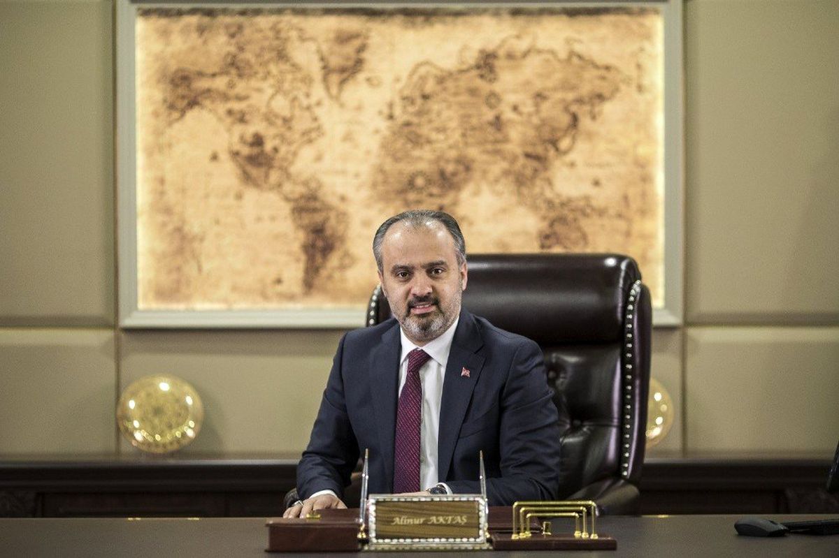 '30 Ağustos halkın genelini ilgilendiren bir bayram değil' diyen başkandan açıklama geldi