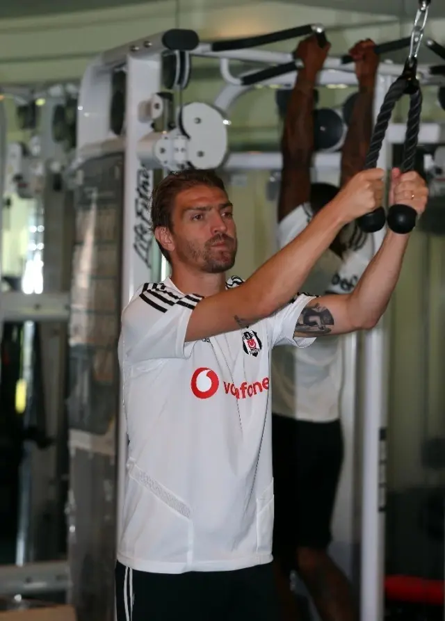 Beşiktaş salonda çalıştı Beşiktaş salonda çalıştı