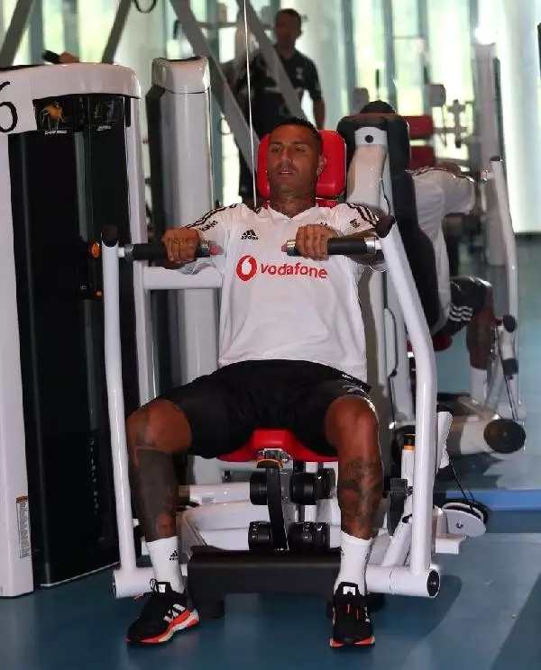 Beşiktaş salonda çalıştı Beşiktaş salonda çalıştı