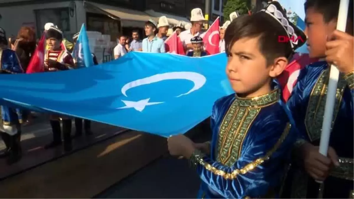 BURSA'DA ATA SPORLARINA RENKLİ KORTEJ