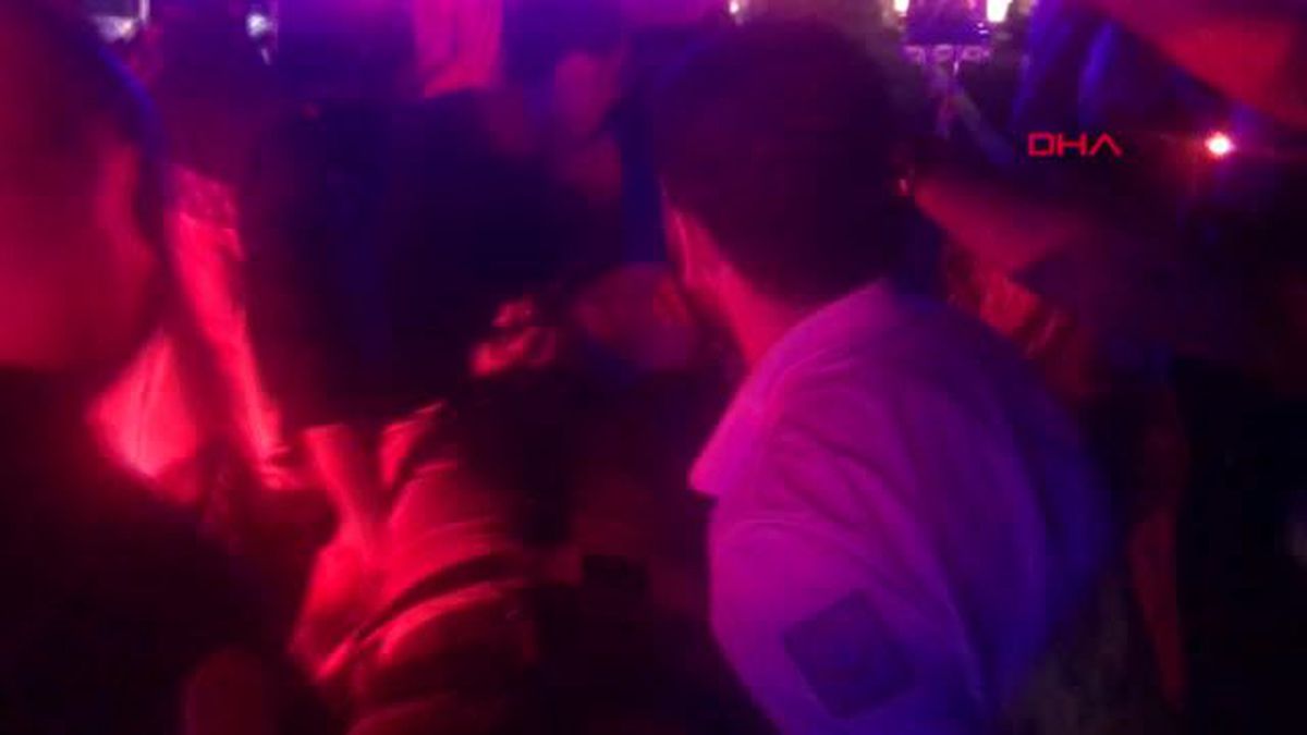 BURSA OTOMOBİL PARK HALİNDEKİ TIR'A ÇARPTI 2 ÖLDÜ