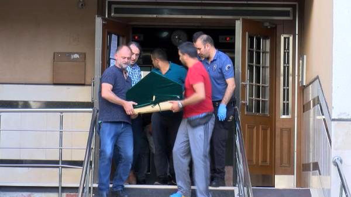 /geniş haber/ Beylikdüzü'nde olay: Eşini öldürdü, kayınpederini yaralayıp intihar etti