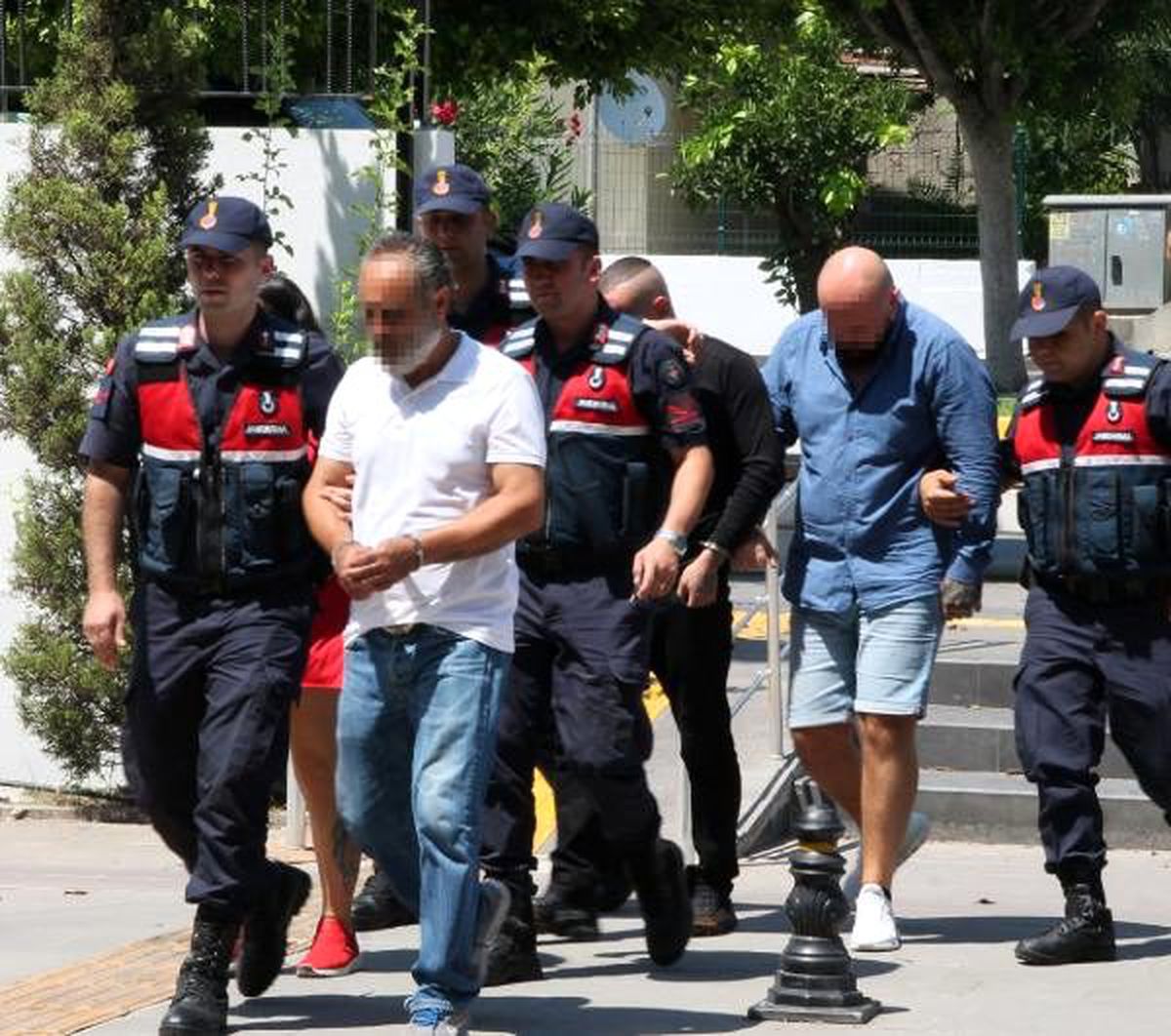 Kamerunlu masöze cinsel saldırı iddiasına 4 gözaltı
