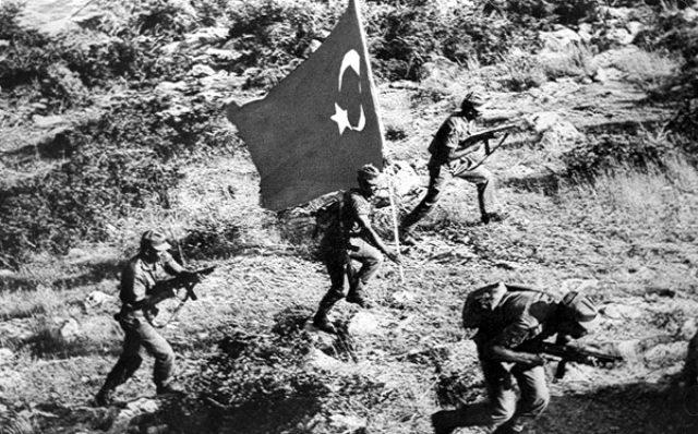 Bugün Kıbrıs Barış Harekatı'nın 45. yıldönümü. 20 Temmuz 1974'te Türk Silahlı Kuvvetleri'nin Kıbrıs'ta başlattığı harekat başladı. Ayşe tatile çıktı parolasıyla 14 Ağustos'ta ise 2. harekat gerçekleştirildi. | Sungurlu Haberleri