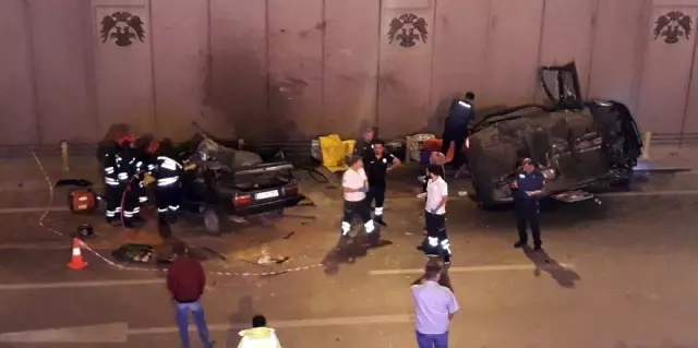 Konya'da iki otomobil çarpıştı: Çok sayıda ölü var Konya'da iki otomobil çarpıştı: Çok sayıda ölü var
