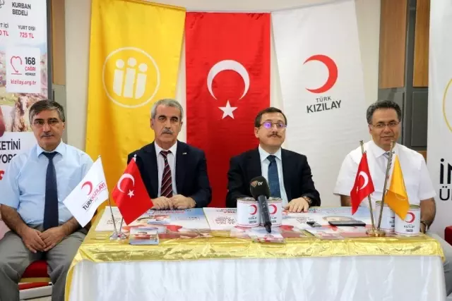 Rektör Kızılay, Kızılay'a kurban bağışında bulundu