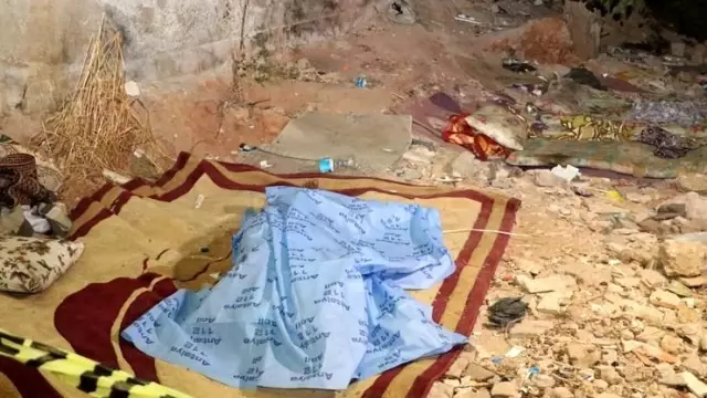 Sokaktaki yatağında ölü bulundu, cebinden 2,5 lira çıktı Sokaktaki yatağında ölü bulundu, cebinden 2,5 lira çıktı