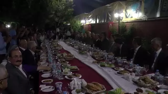 'Terör örgütünün yıktığı, yaktığı şehrimizi iyi bir noktaya getirdik' 'Terör örgütünün yıktığı, yaktığı şehrimizi iyi bir noktaya getirdik'