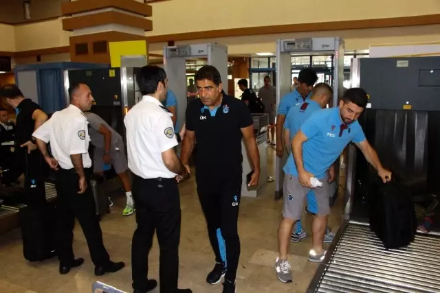 Trabzonspor, yeni sezon öncesi 2. etap kamp çalışmaları için Avusturya'ya gitti Trabzonspor, yeni sezon öncesi 2. etap kamp çalışmaları için Avusturya'ya gitti