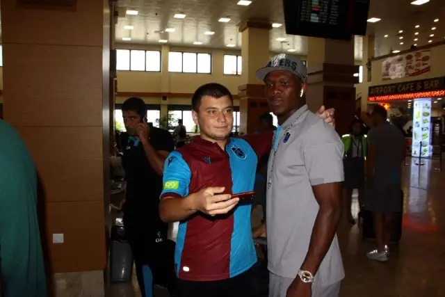 Trabzonspor, yeni sezon öncesi 2. etap kamp çalışmaları için Avusturya'ya gitti Trabzonspor, yeni sezon öncesi 2. etap kamp çalışmaları için Avusturya'ya gitti