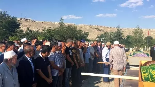 7 kişinin öldüğü kazada, yaşlı çift düğünden dönüyormuş (3)