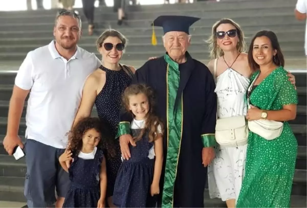 70 yaşındaki hükümlü, cezaevinde üniversiteyi bitirdi