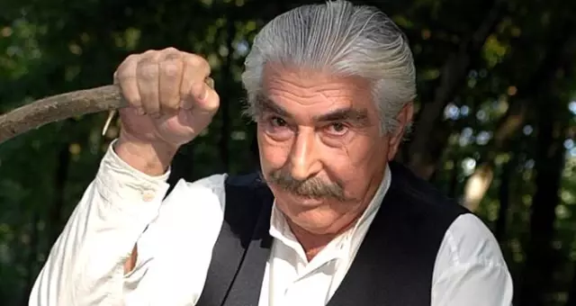 71 yaşındaki Erdal Özyağcılar rap söylediği videoyla şaşırttı 71 yaşındaki Erdal Özyağcılar rap söylediği videoyla şaşırttı
