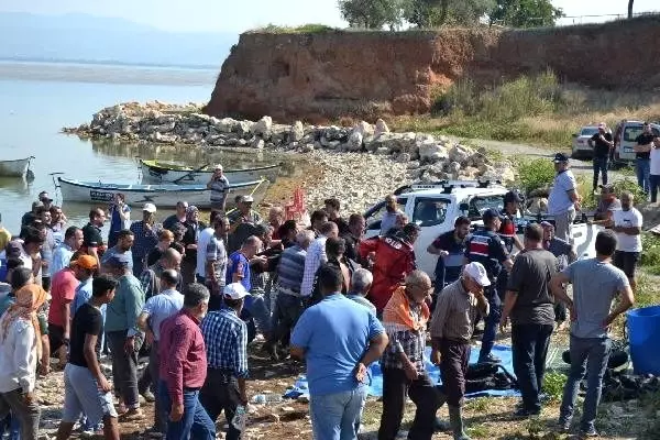 Alabora olan kayıkta kaybolan 2 kişinin cansız bedenlerine ulaşıldı