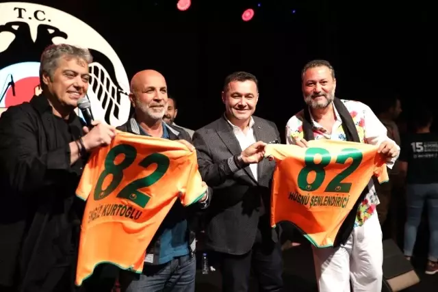 Alanya'da Hüsnü Şenlendirici ve Cengiz Kurtoğlu rüzgarı Alanya'da Hüsnü Şenlendirici ve Cengiz Kurtoğlu rüzgarı