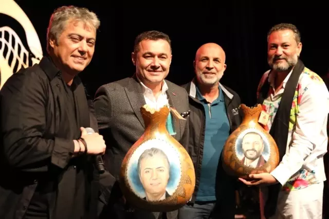 Alanya'da Hüsnü Şenlendirici ve Cengiz Kurtoğlu rüzgarı Alanya'da Hüsnü Şenlendirici ve Cengiz Kurtoğlu rüzgarı