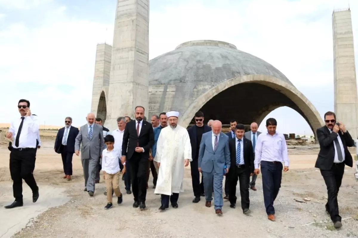 Ali Erbaş'tan Tıbbiye Camii ve Külliyesi'ne ziyaret