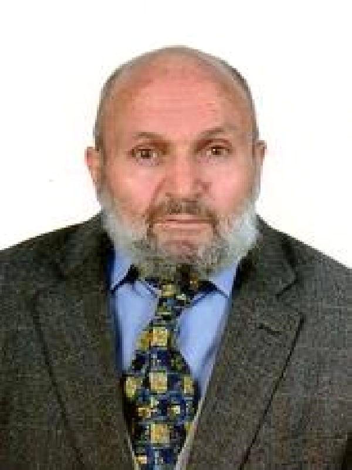 Babasını boğazından bıçaklayarak öldürdü