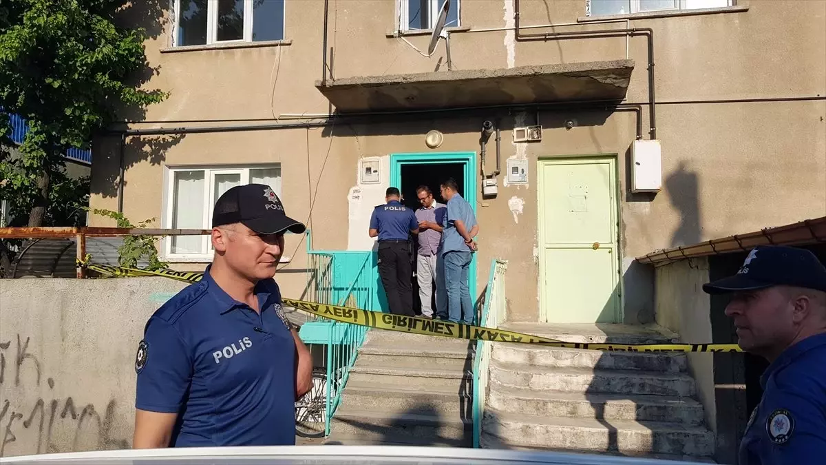 Babasını öldürdüğünü emniyeti arayarak itiraf etti