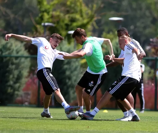 Beşiktaş, Riva'daki son antrenmanını yaptı Beşiktaş, Riva'daki son antrenmanını yaptı