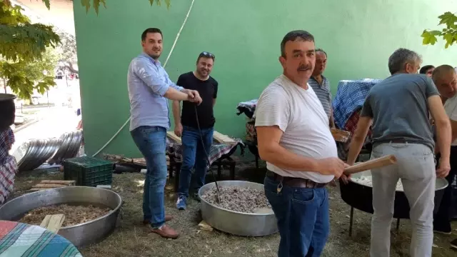 Bursa'da Geyikli Baba anıldı Bursa'da Geyikli Baba anıldı