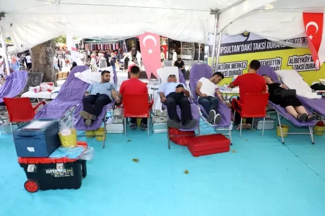 Eyüpsultan'da 150 ünite kan toplandı Eyüpsultan'da 150 ünite kan toplandı