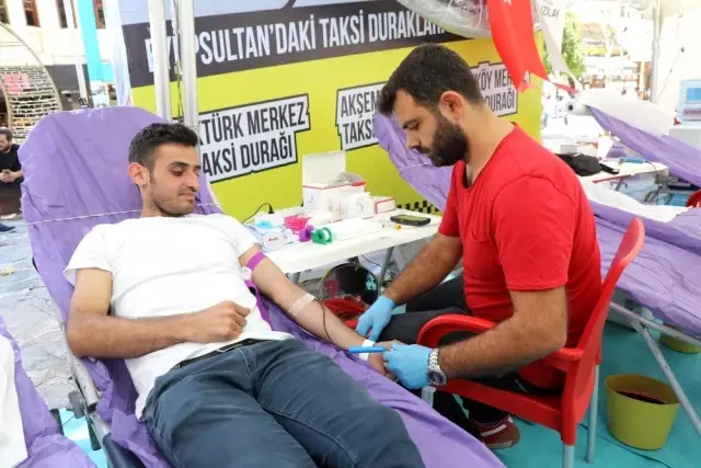 Eyüpsultan'da 150 ünite kan toplandı Eyüpsultan'da 150 ünite kan toplandı
