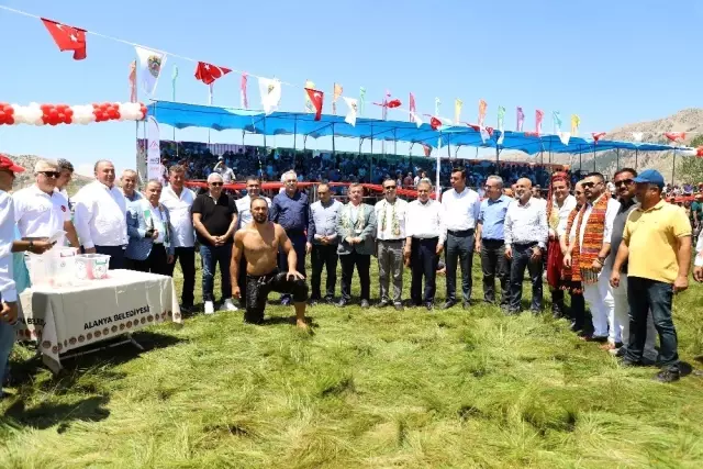 Gökbel'de başpehlivan Ali Gürbüz oldu