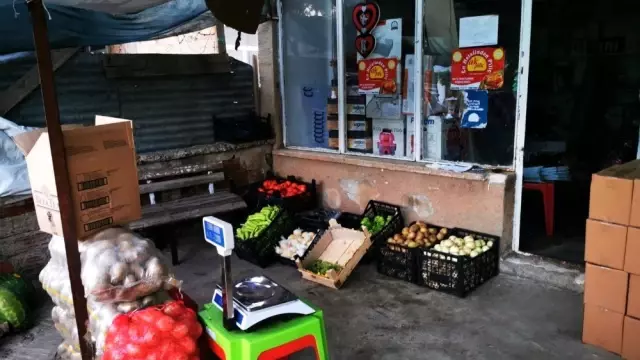 Hırsızlığın yaşanmadığı ilçede esnafın ürünleri gece gündüz dışarıda Hırsızlığın yaşanmadığı ilçede esnafın ürünleri gece gündüz dışarıda