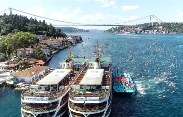 İstanbul Boğazı gemi geçişlerine kapatıldı