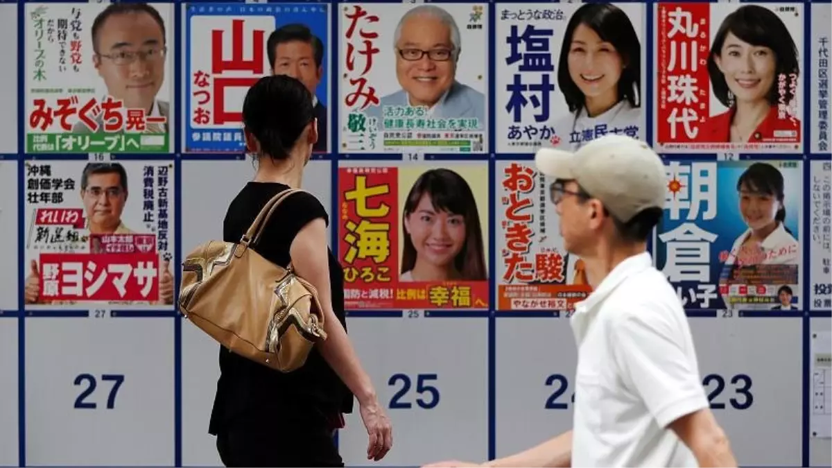 Japonya'da halk sandık başında: Başbakan Abe pasifist anayasayı değişmeyi amaçlıyor