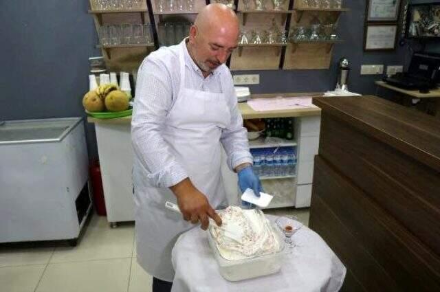 Kadıköy'de satılan bu dondurmanın bir topu 100 lira!