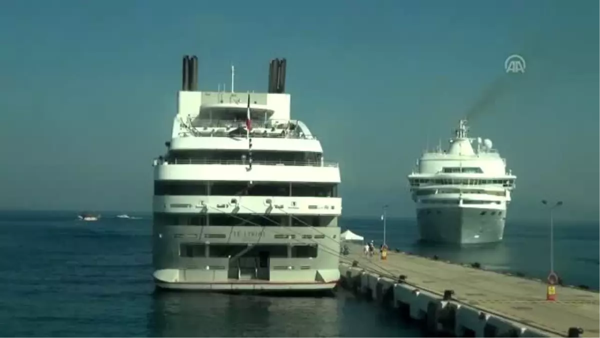 Kuşadası'nda turizm hareketliliği