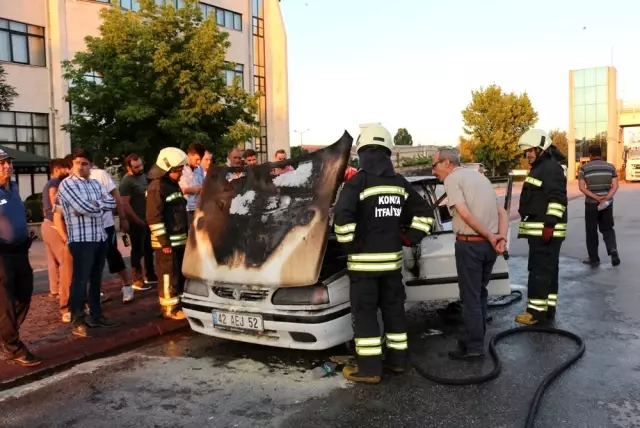 Otomobil alev alev yandı Otomobil alev alev yandı