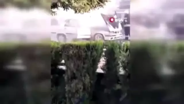 Otomobil alev alev yandı Otomobil alev alev yandı