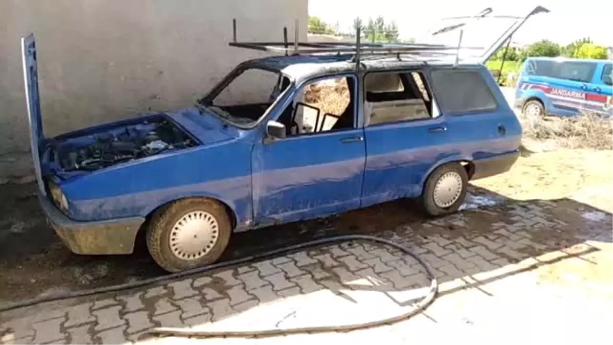 Park halindeki otomobilde çıkan yangında 4 yaşındaki çocuk yaralandı